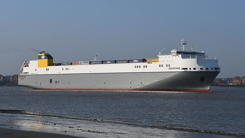 Ro-ro Seraphine at the River Thames in April 2022