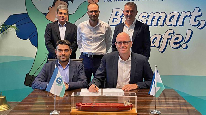 Berge Bulk and ABS sign agreement to retrofit a capesize bulker with methanol power