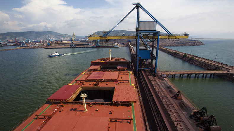 dry bulk carrier loading