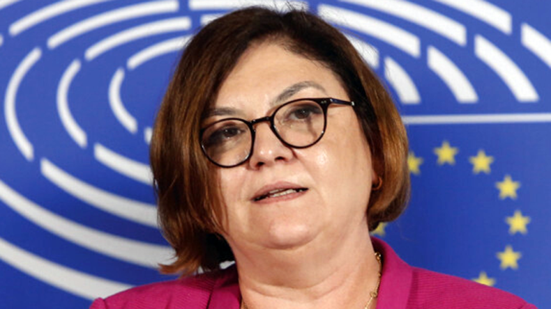 Headshot of Adina Valean EU transport commissioner