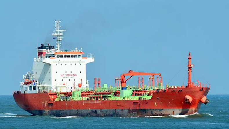 Hana I combined chemical and product tanker at sea
