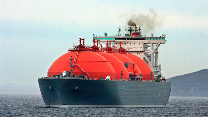  LPG or LNG gas carrier