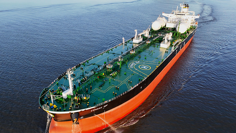 Aframax crude oil tanker Ithaki DF at sea