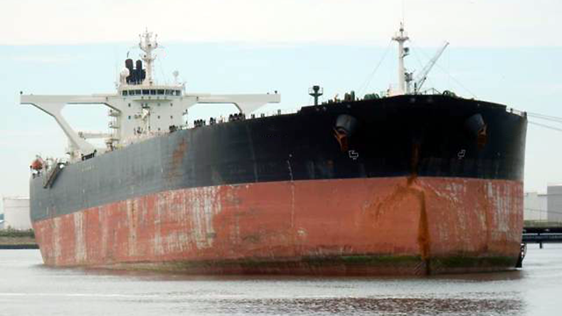 Very large crude carrier Kohana at port